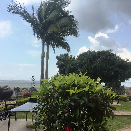 Carpe Diem Guesthouse Entebbe Eksteriør bilde