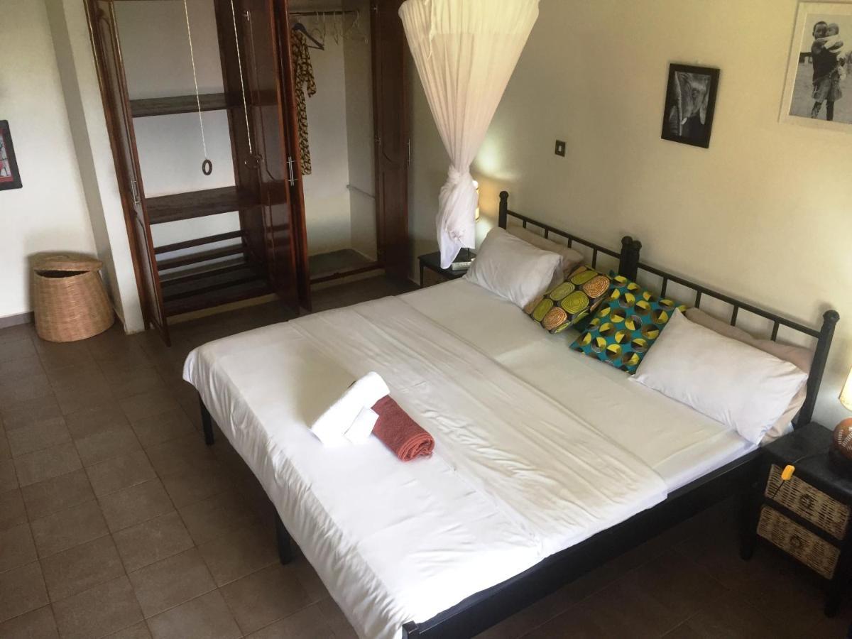 Carpe Diem Guesthouse Entebbe Eksteriør bilde