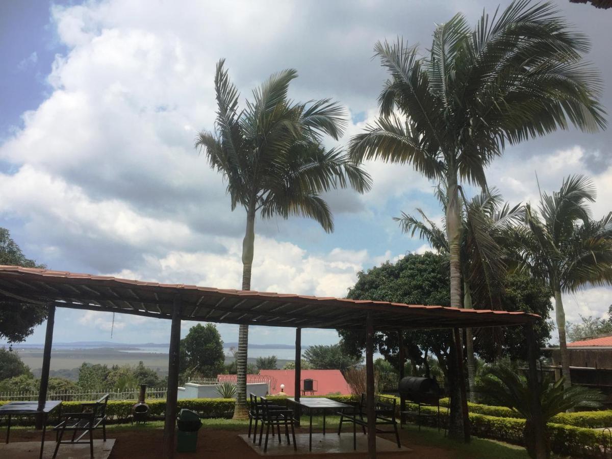 Carpe Diem Guesthouse Entebbe Eksteriør bilde
