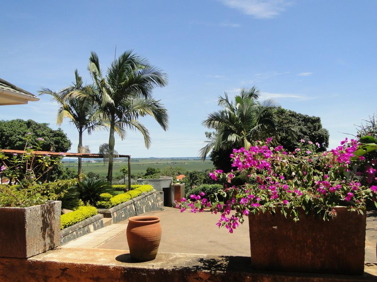 Carpe Diem Guesthouse Entebbe Eksteriør bilde